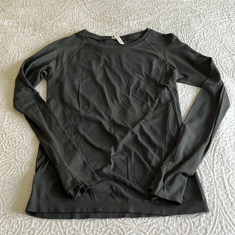 Momentum seamless top